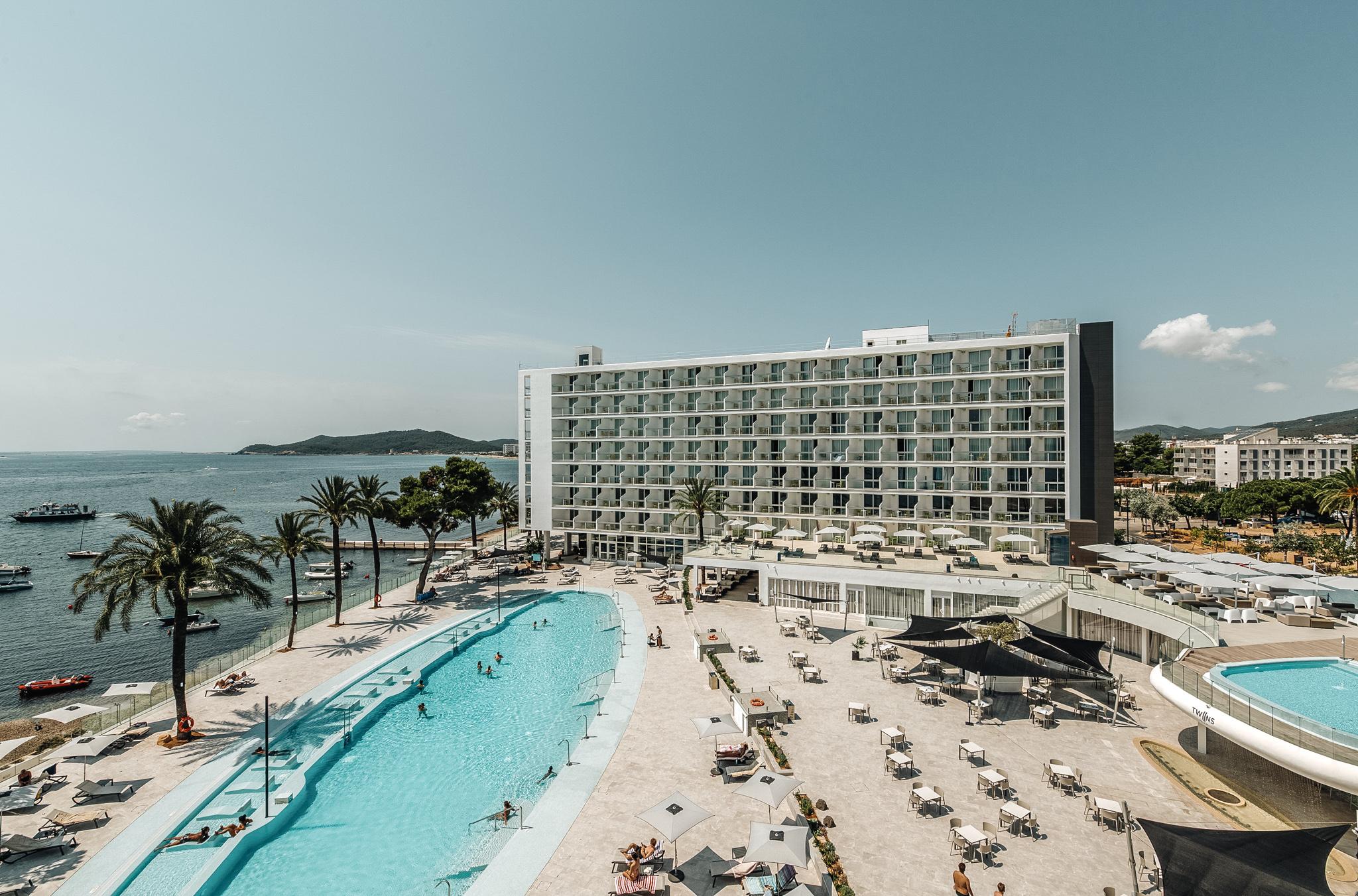 The Ibiza Twiins - 4* Sup Hotel 4*